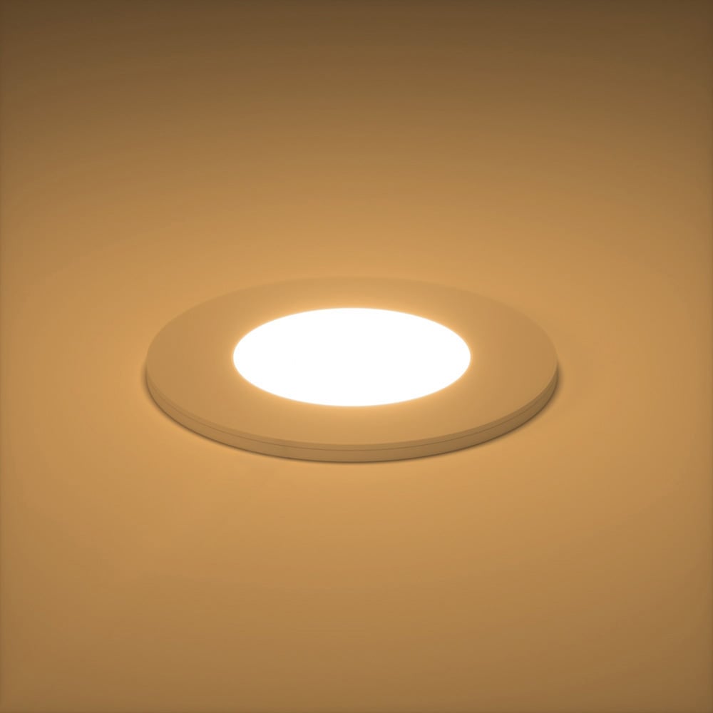 Close-up of Simpilio 3000K white cabinet puck light